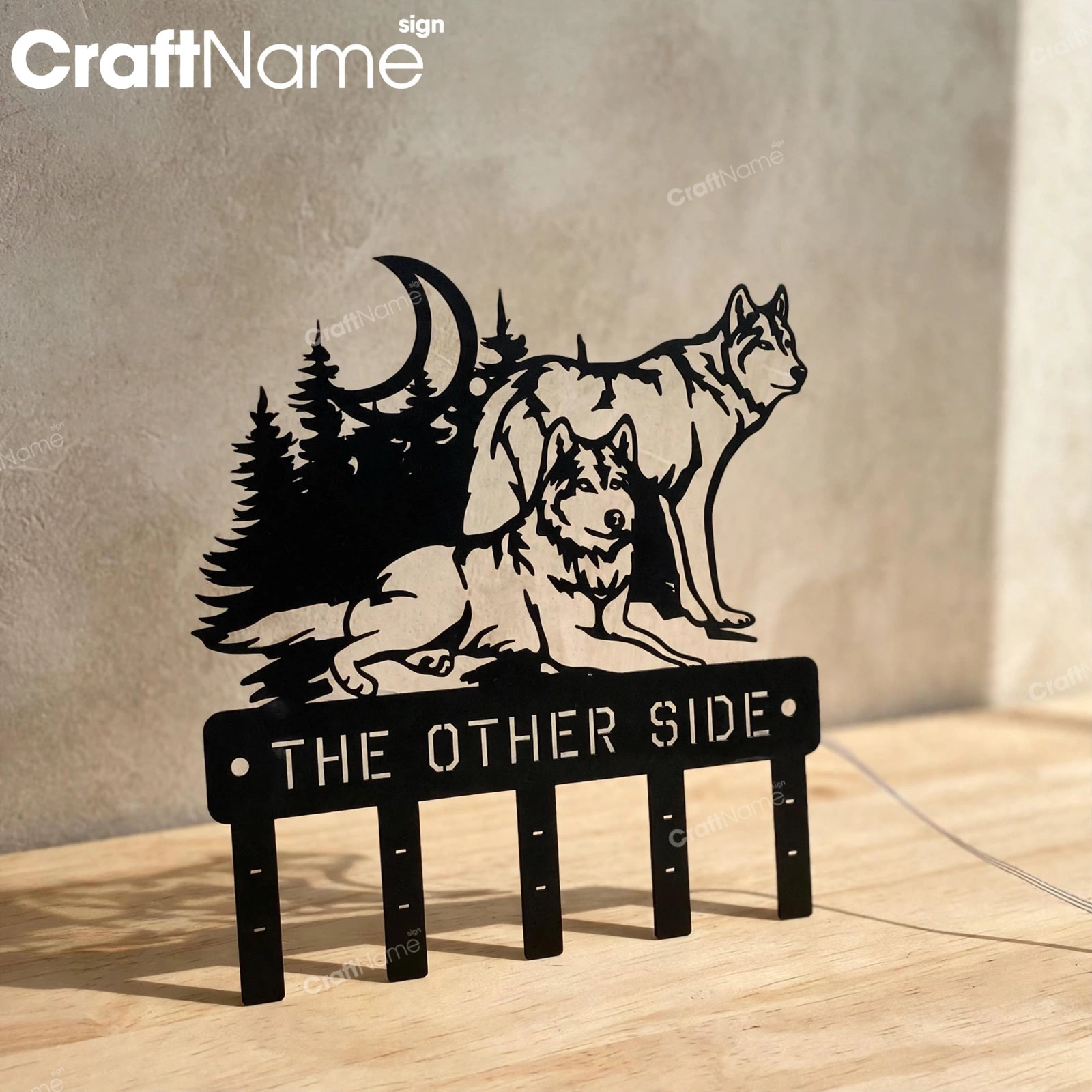 Custom Wolf Metal Key Holder